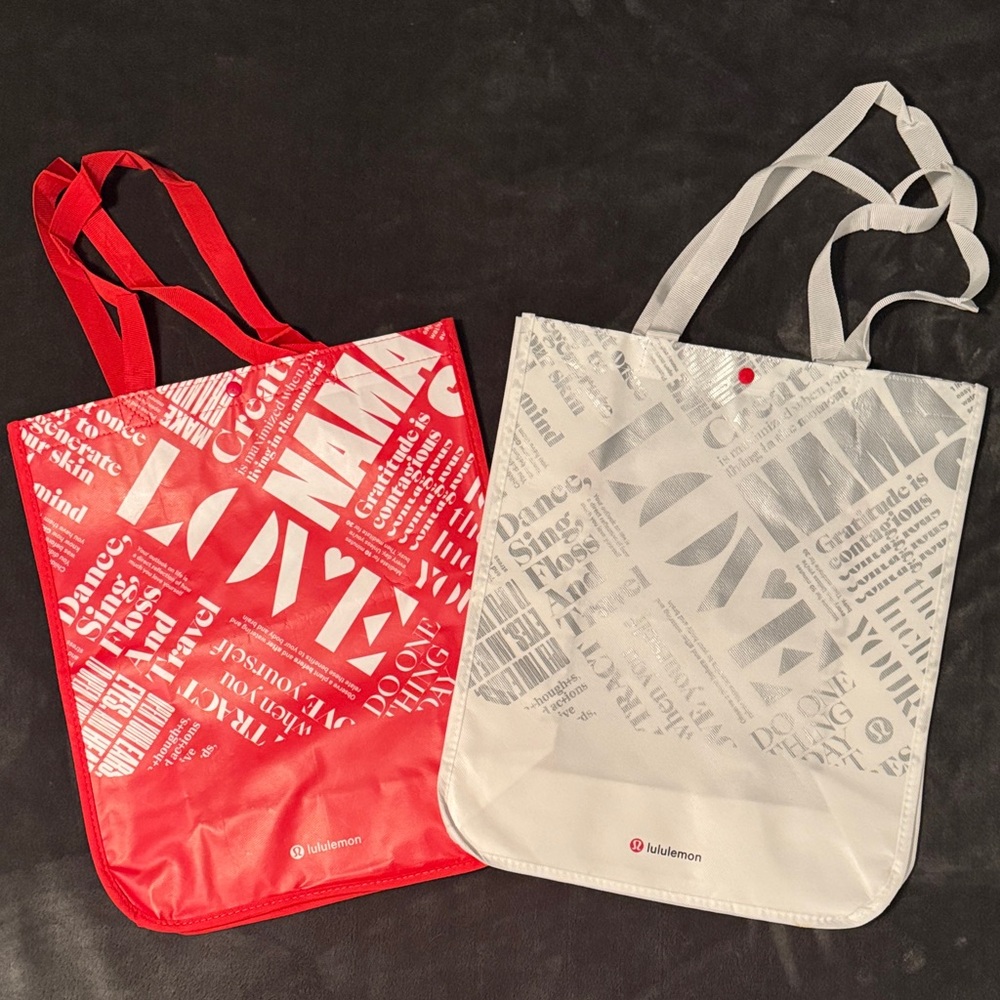 Lululemon print medium shopping bag bundle